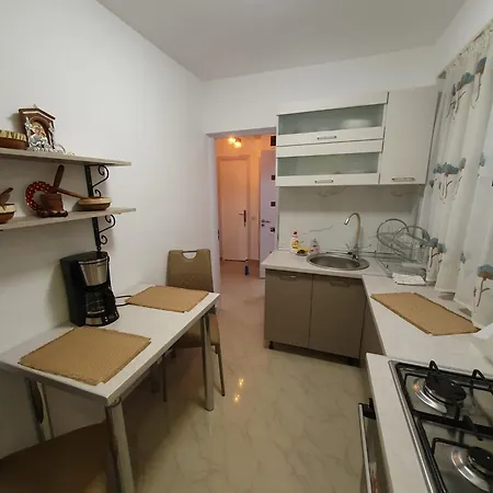 2 Marius Nasta Apartment *